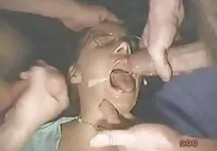 گوشت سفید را در آبنوس دانلودسکس خواهربرادر دنا دالس فرو برد