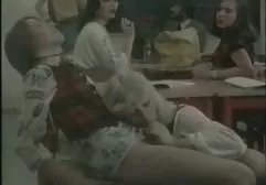 VIXEN دو نوجوان کالج sexخواهربرادر داغ TA خود را برای نمرات