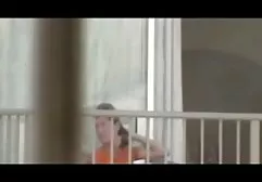 CSH 04 SPLITSCREEN دو خروس آبنوس که خروس سفید sexخواهر را دوغاب می کنند