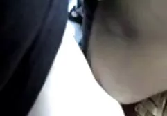 ریزه اندام جوان آسیایی خود را با کنترل sex خواهر و برادر کننده xbox fucks می کند